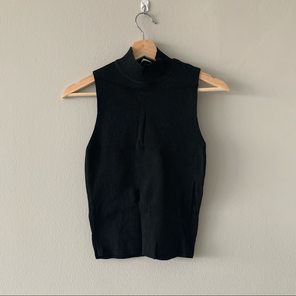 ✨ZARA Turtleneck Tank Top Sweater✨
